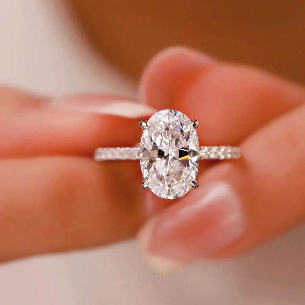 Oval Cut Moissanite Engagement Ring
