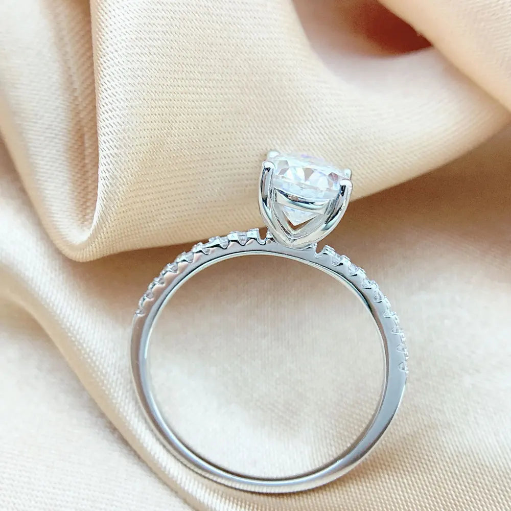 Oval Cut Moissanite Engagement Ring